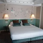 Hotel Des 3 Poussins Paris