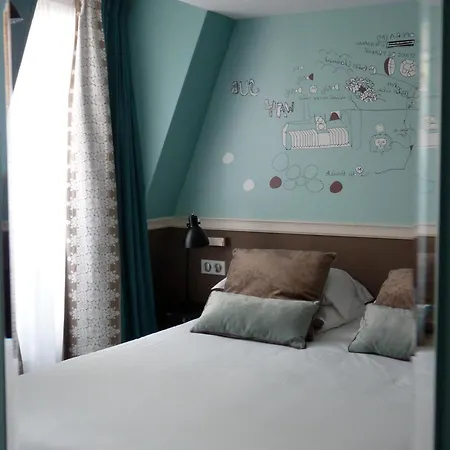 Hotel Des 3 Poussins Parigi