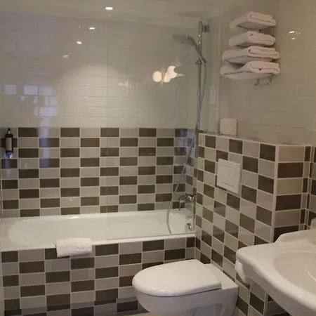 Des 3 Poussins 3* Parigi