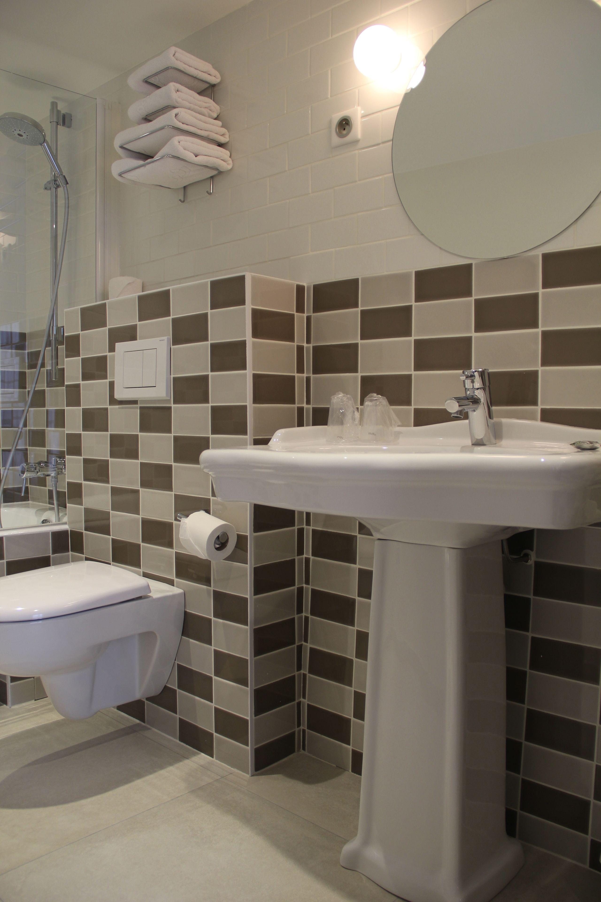 Hotel Des 3 Poussins Parigi