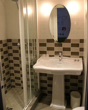Hotel Des 3 Poussins Parigi