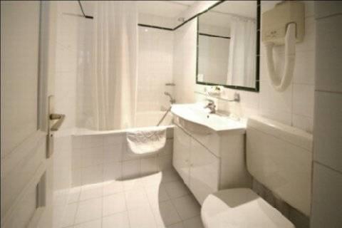 Hotel Des 3 Poussins Parigi
